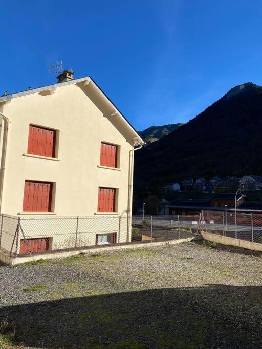 Appartement Au Centre Ville. Cauterets Buitenkant foto